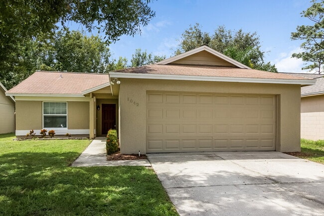 1042 Alpug Ave