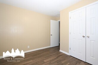 Welcome to 4396 Millbranch! in Memphis, TN - Foto de edificio - Building Photo