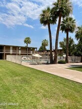 3737 E Turney Ave in Phoenix, AZ - Building Photo - Building Photo