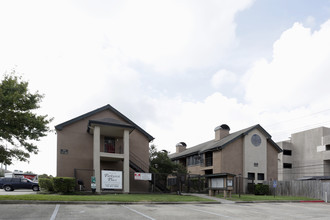 Parkwest Place Apartments in Houston, TX - Building Photo - Building Photo