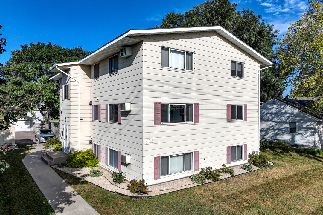 Willow Apartments in St. Cloud, MN - Building Photo