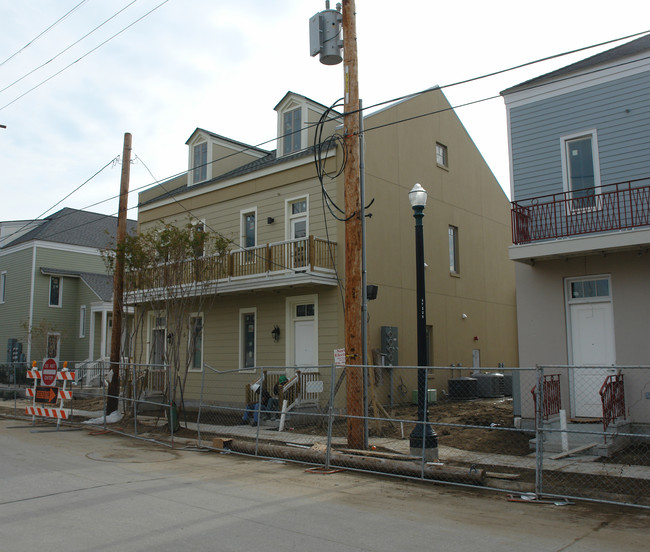 2010 St Thomas St in New Orleans, LA - Foto de edificio - Building Photo