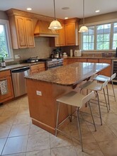 39 Oak St in Wellesley, MA - Building Photo - Building Photo