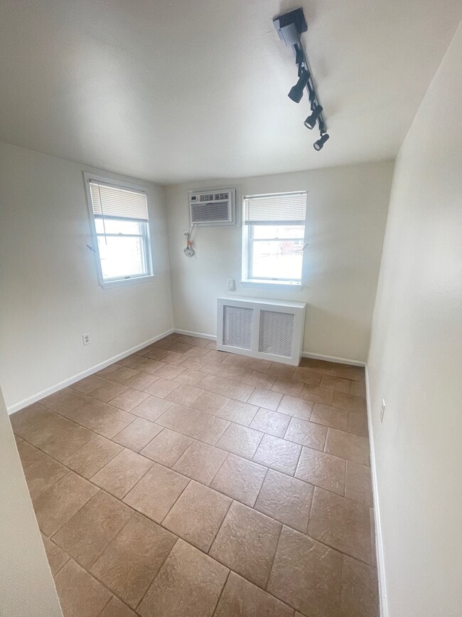 1156 E Passyunk Ave, Unit 1156 2nd fl