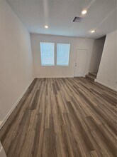 939 Moon Drop Ln in Houston, TX - Foto de edificio - Building Photo