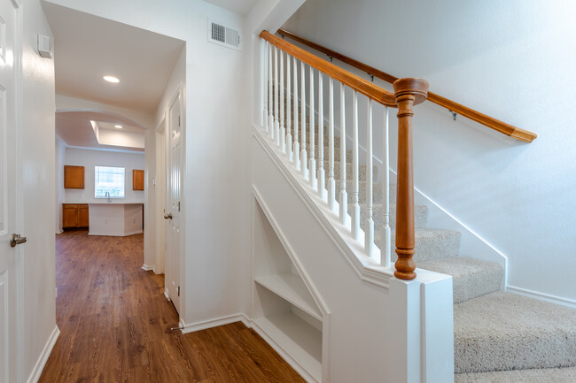 Spicewood Crossing in Carrollton, TX - Building Photo - Interior Photo