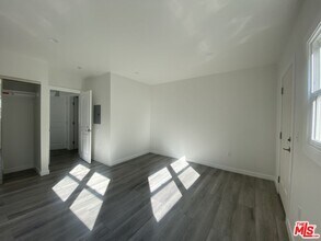 142 Douglas St in Los Angeles, CA - Building Photo - Building Photo