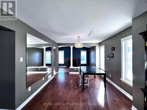 131 Locheland Crescent in Ottawa, ON - Building Photo - Building Photo