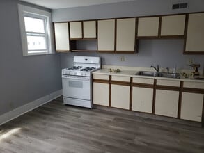 98-100 Snow St in Fitchburg, MA - Foto de edificio - Building Photo