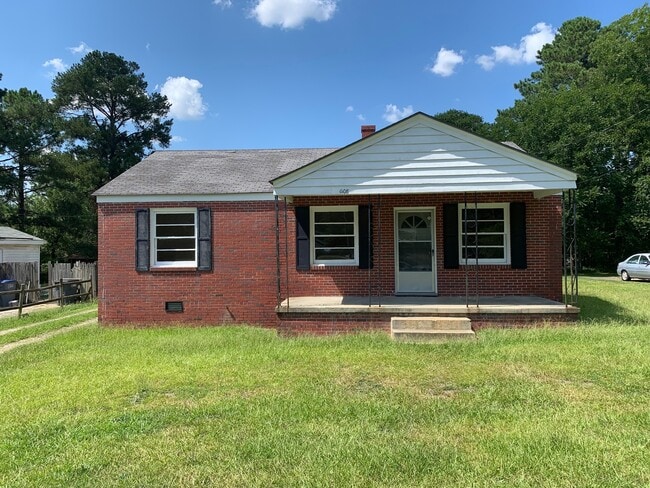 property at 1108 S Cambridge Cir