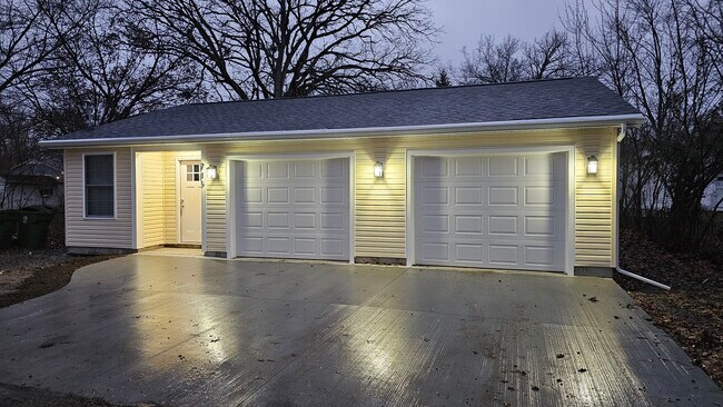 715 W 8th St in Marysville, OH - Building Photo - Building Photo