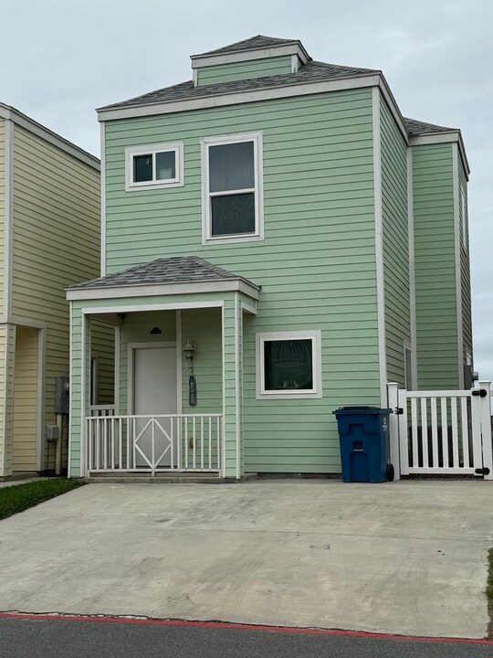 48520-49402 E Ocean Blvd in Port Isabel, TX - Building Photo