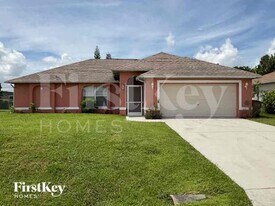 408 SE 4th Terrace in Cape Coral, FL - Building Photo