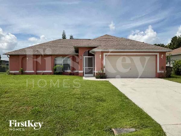 408 SE 4th Terrace in Cape Coral, FL - Building Photo