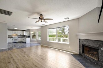 4314 Knollbluff in San Antonio, TX - Building Photo - Building Photo