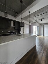 58 Elm St in Newark, NJ - Foto de edificio - Building Photo