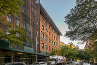 210 West 16th Street in New York, NY - Foto de edificio - Primary Photo