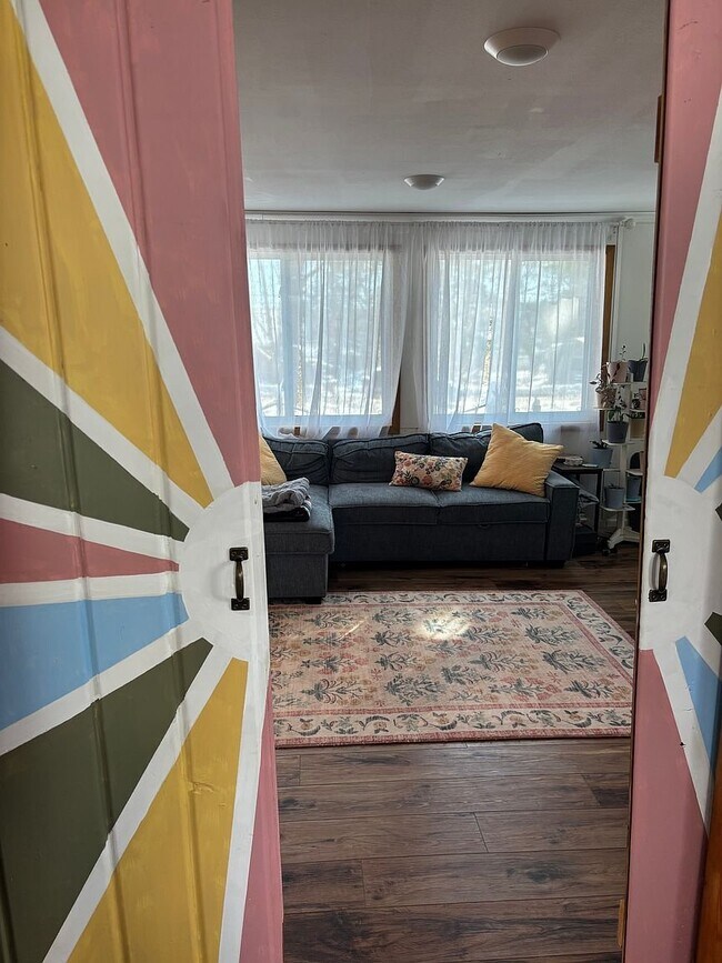 property at 785 E Hiawatha Dr