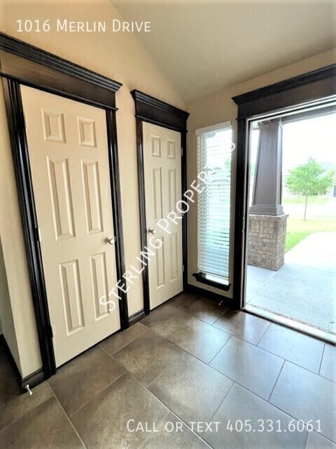 1016 Merlin Dr in Norman, OK - Building Photo - Building Photo