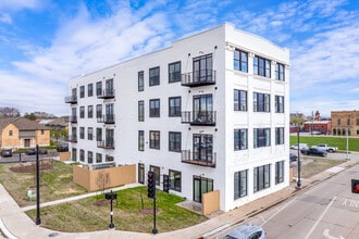 MK Lofts in Oshkosh, WI - Foto de edificio - Building Photo