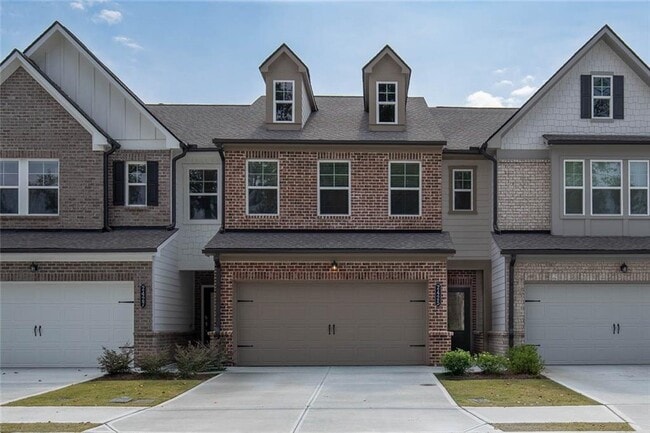 2425 Livi Ln