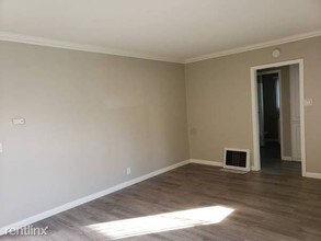 5256 E The Toledo in Long Beach, CA - Building Photo - Building Photo