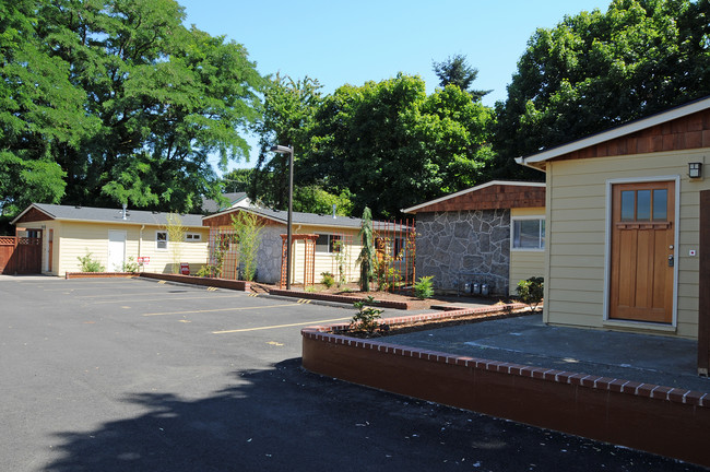 Tabor Hills Condominiums in Portland, OR - Building Photo - Building Photo