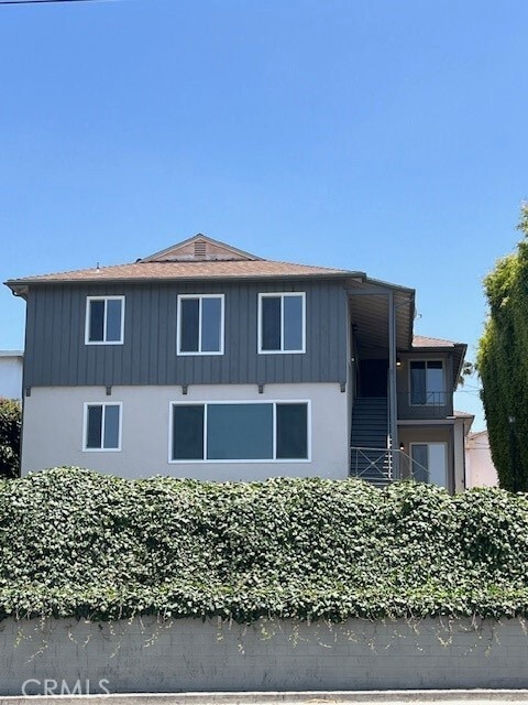 property at 7212 S La Cienega Blvd