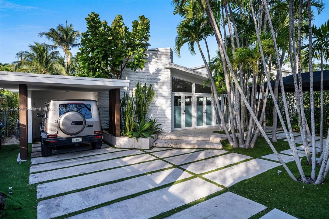 531 W 51st St in Miami Beach, FL - Foto de edificio