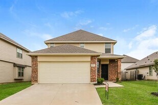 8325 Yaupon Holly Trl in Fort Worth, TX - Building Photo
