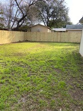 2626 W Ashby Plz in San Antonio, TX - Foto de edificio - Building Photo