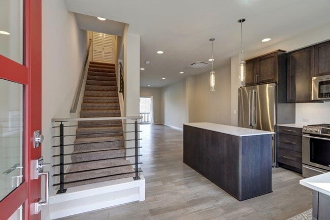 1976 Newport Way NW in Issaquah, WA - Building Photo - Building Photo