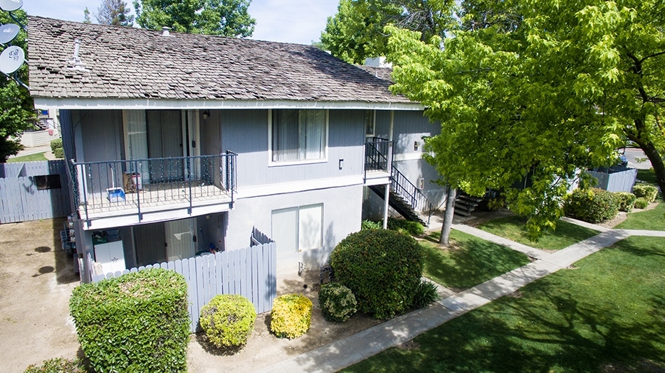 Peach Brook Apartments in Fresno, CA - Building Photo