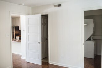 Mountain Crest in Birmingham, AL - Foto de edificio - Building Photo