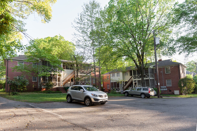 Gailyn on Sharon in Charlotte, NC - Building Photo - Building Photo