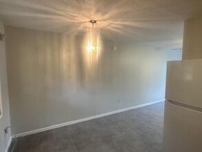 102 S Mulberry St in Statesboro, GA - Building Photo - Building Photo