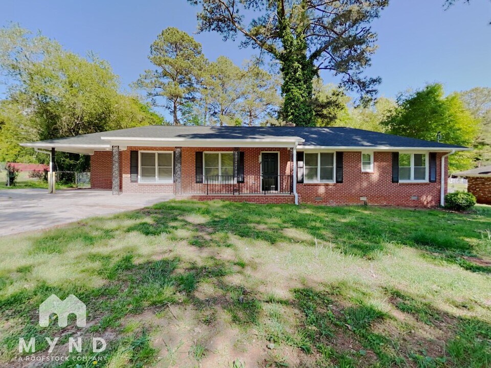 2728 Columbia Dr in Decatur, GA - Building Photo