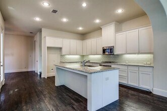 653 Surrey Ln in Flower Mound, TX - Building Photo - Building Photo