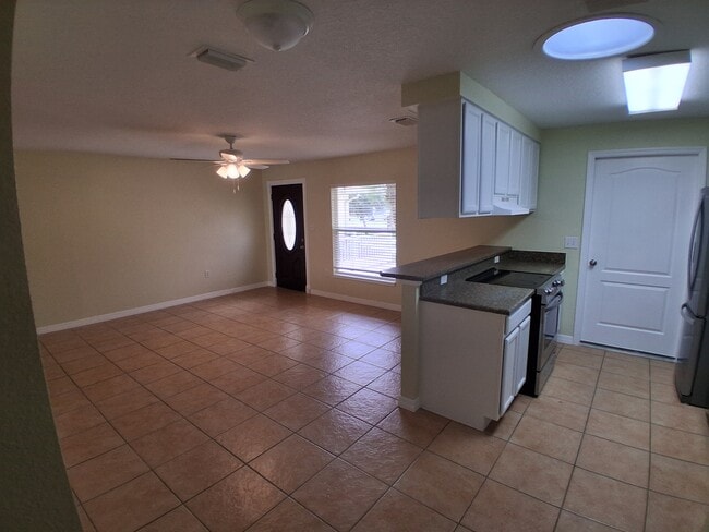 property at 1105 Monticello Ln