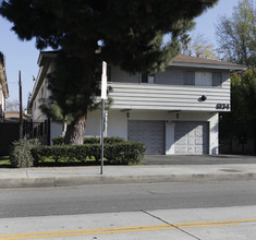 6134 Hazeltine Ave in Van Nuys, CA - Building Photo - Building Photo