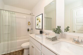 52 Striker Rd in Port Wentworth, GA - Foto de edificio - Building Photo