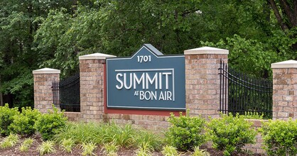 Summit at Bon Air in North Chesterfield, VA - Foto de edificio - Building Photo