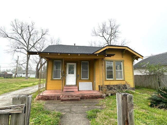 property at 565 Campus St