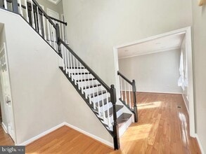 33 Christopher Way in Stafford, VA - Foto de edificio - Building Photo