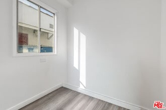 1033 57th St in Los Angeles, CA - Building Photo - Building Photo