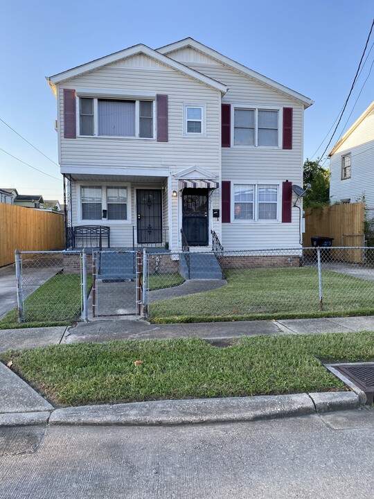 2215 Humanity St in New Orleans, LA - Building Photo