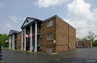 Colonnade in Elyria, OH - Foto de edificio - Building Photo