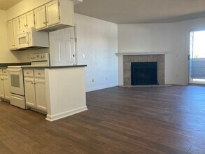 4676 White Rock Cir, Unit 11 in Boulder, CO - Building Photo - Building Photo