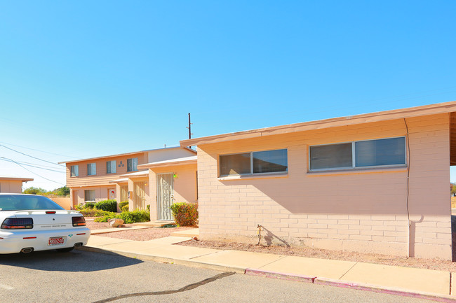 Highland Park Apartments in Tucson, AZ - Building Photo - Building Photo