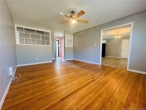 491 Warmsprings Dr in Fayetteville, NC - Foto de edificio - Building Photo